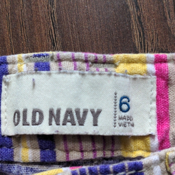 Old navy girls striped shorts - Picture 3 of 3